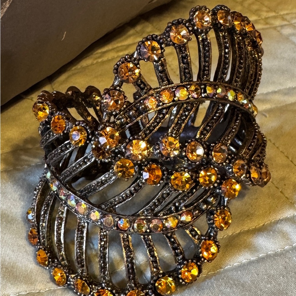 Vintage Amber Rhinestone Clamper Bracelet Leaf Motif Gold Tone Hinged Cuff